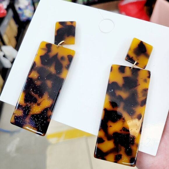 Brand New Forever 21 Leopard Pattern Earrings - Picture 1 of 5